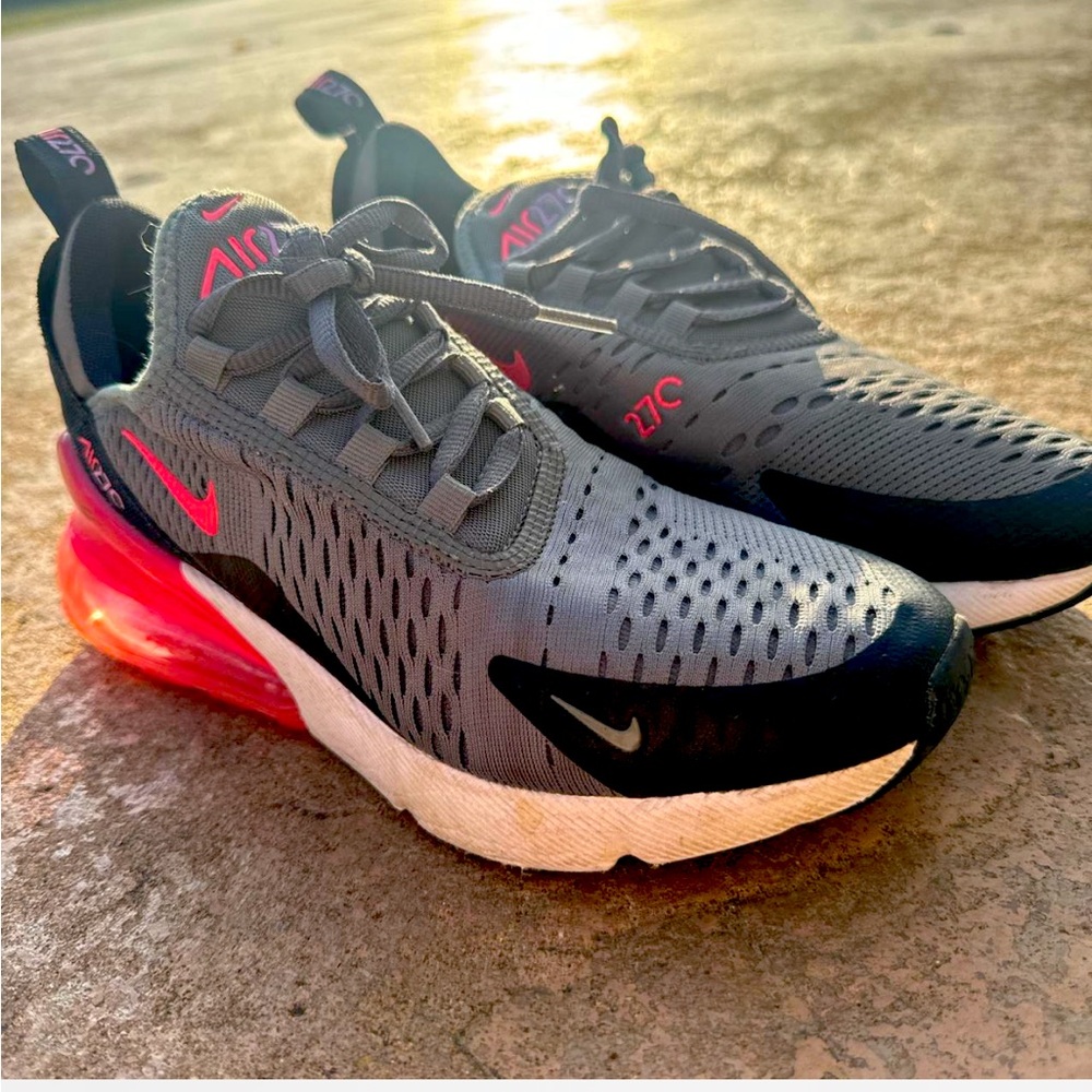 Nike Air Max 270 Gray with Pink Highlights